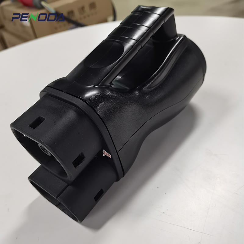 PENODA EV急速充電IP54 DCアダプター GB/T - Gb/T To Ccs2 200A Fast Charging Adapter のレビューと価格